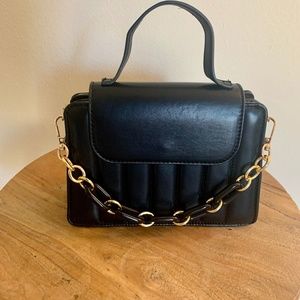 Small modern handbag - versatile & eye catching